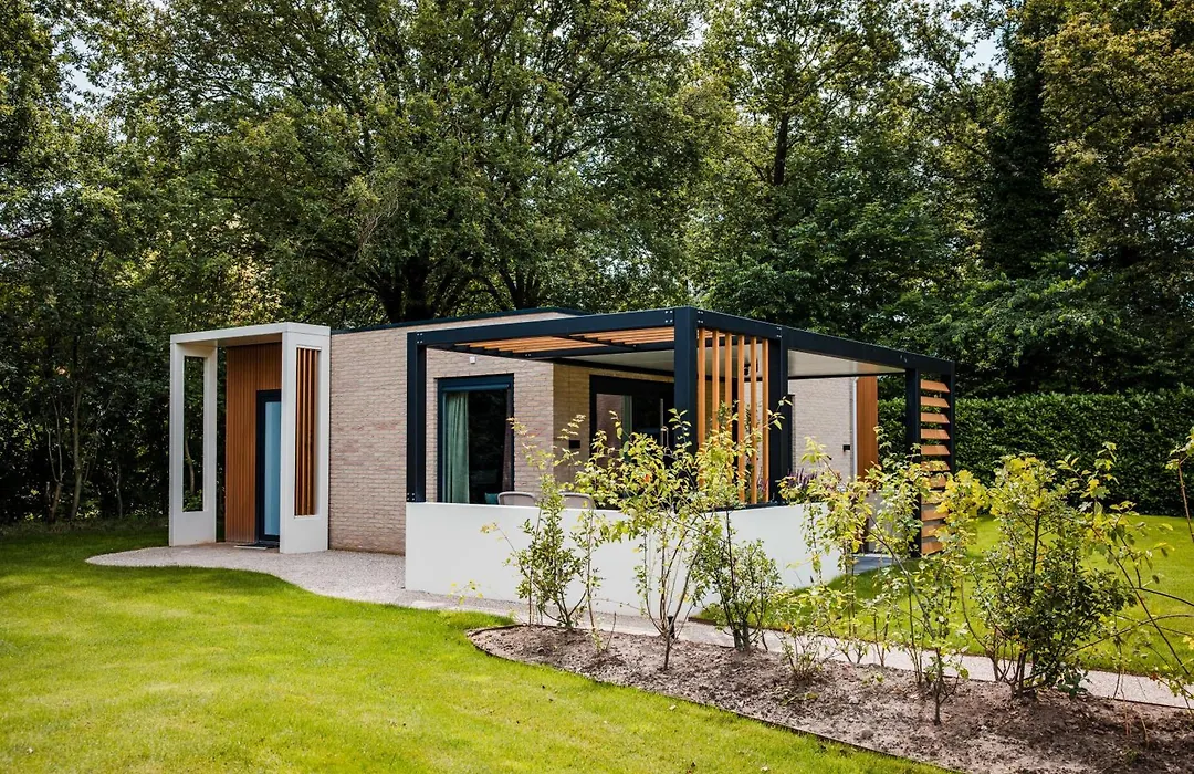 Recreatiewoning 'Dwergarend' op Gemoedelijk Vakantiepark-1